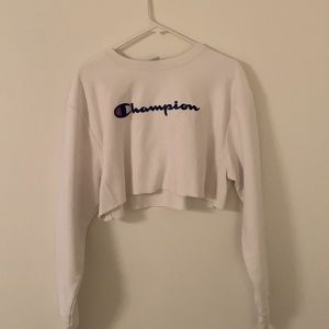 White cut off cropped,crew neck sweatshirt